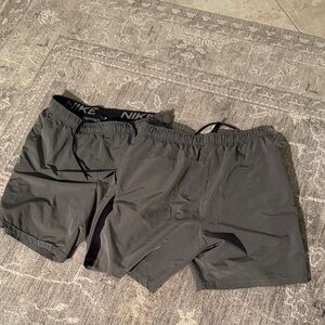 Nike Men’s Drawstring Athletic Charcoal Performance Shorts Size Large set of 2